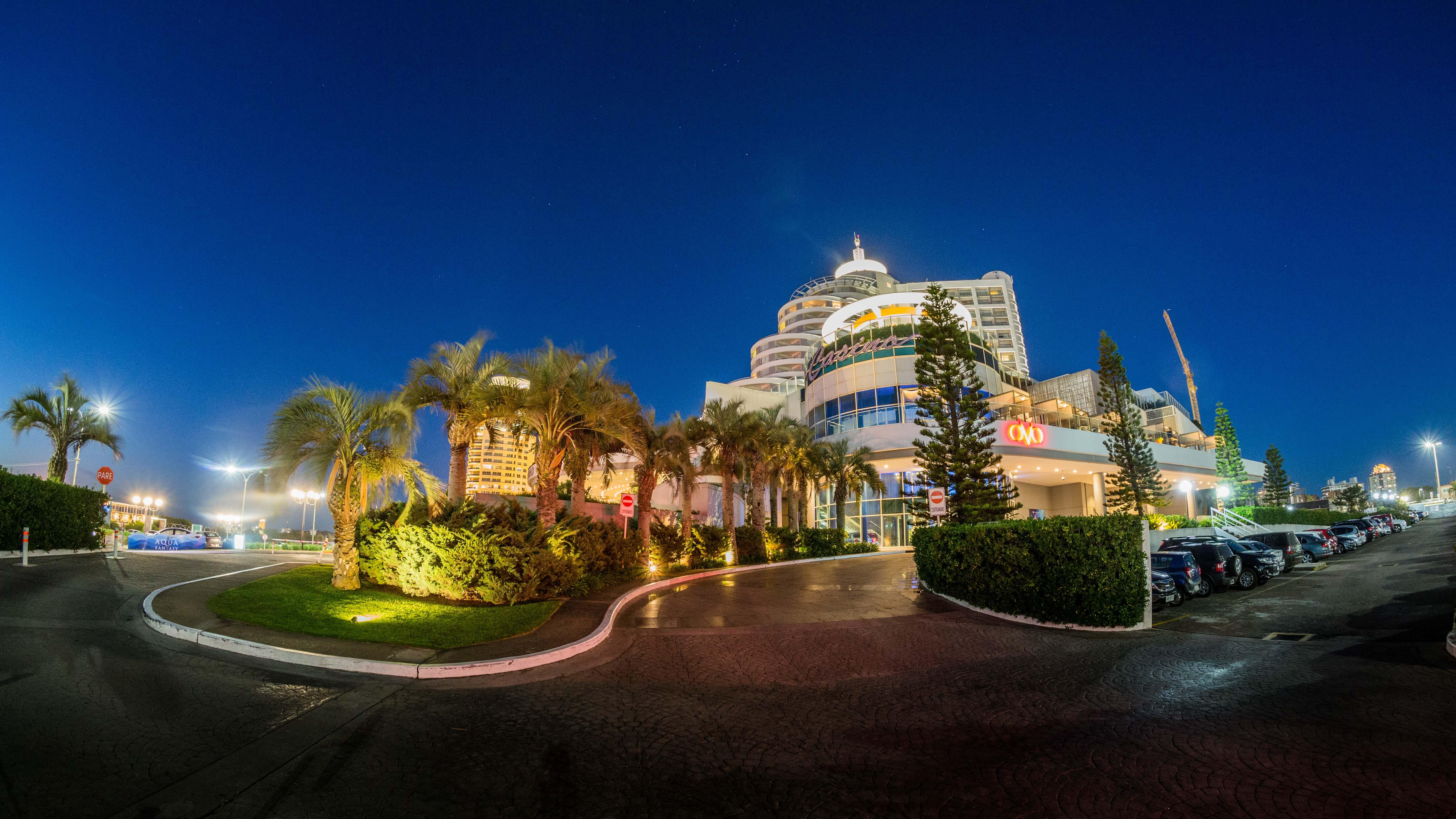 Enjoy Punta Del Este Kültér fotó The Royal at Night