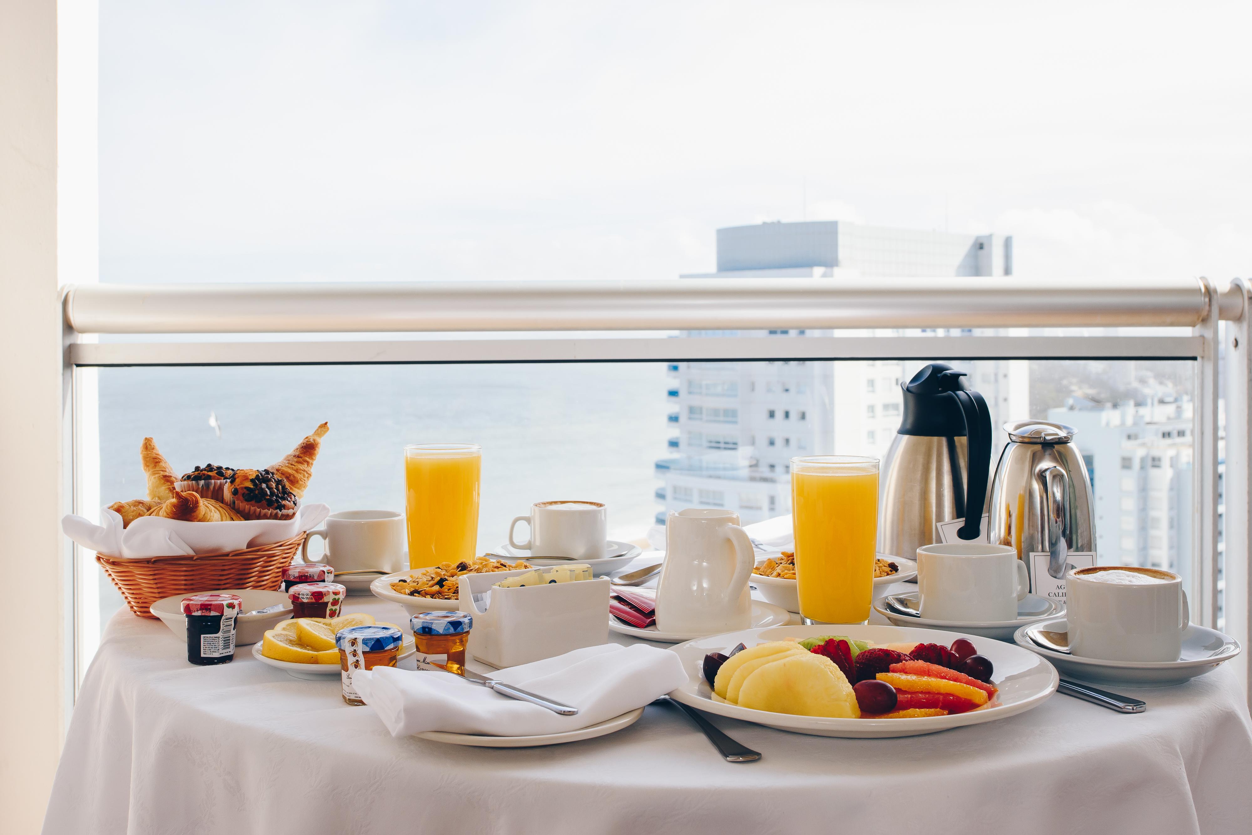 Enjoy Punta Del Este Kültér fotó A typical breakfast