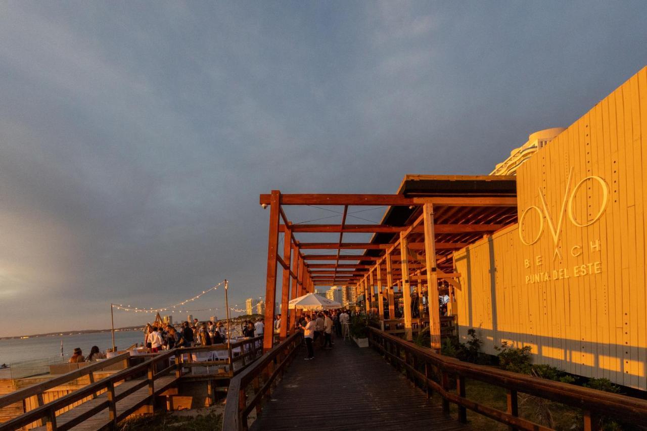 Enjoy Punta Del Este Kültér fotó The pier at the end of the boardwalk